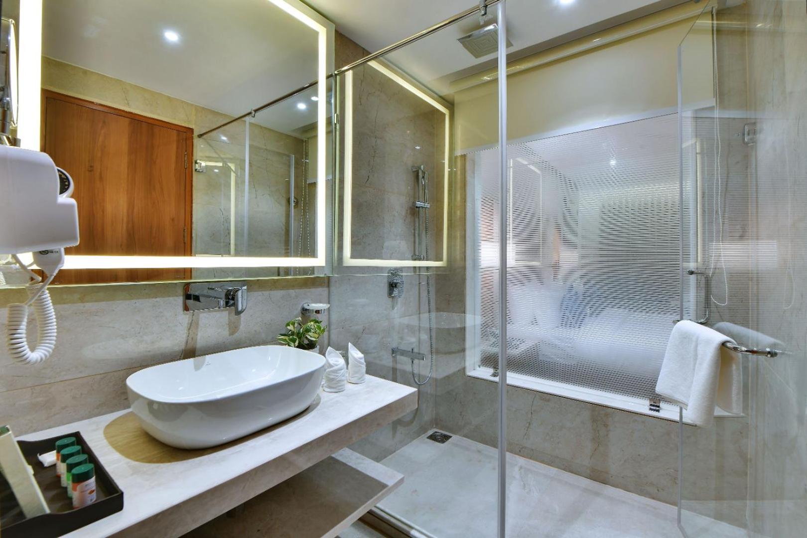 The Glory Suites Near Igi Airport Nueva Delhi Exterior foto